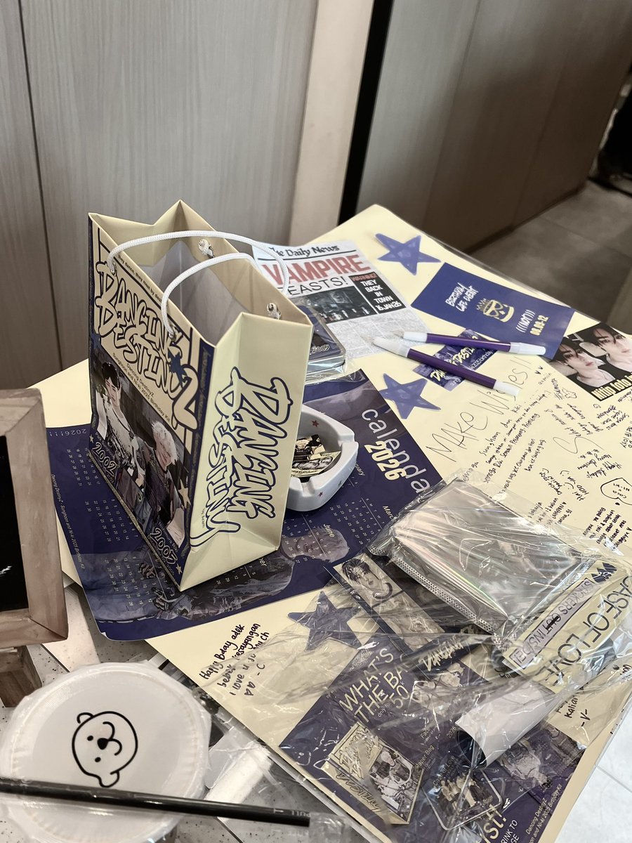 caethoon's tweet image. stopped by hoonki’s bday cafe event ♡