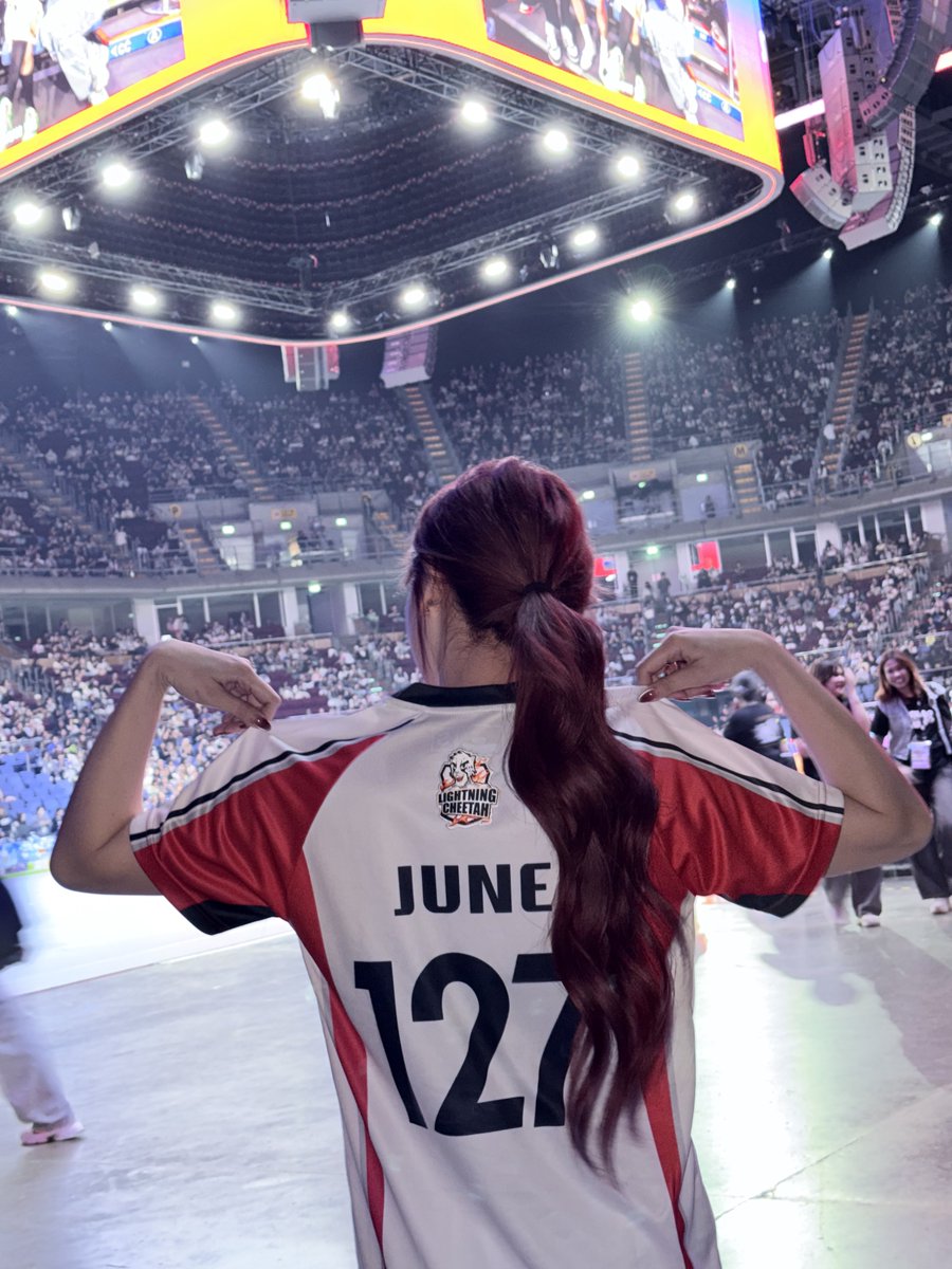 ขอชนะใจน้าเลขก็พอ

JUNEMEWNICH LIGHTUP THE ARENA 
#GMMTVStarlympics2025
#จูนมิวนิค #JuneMewnich