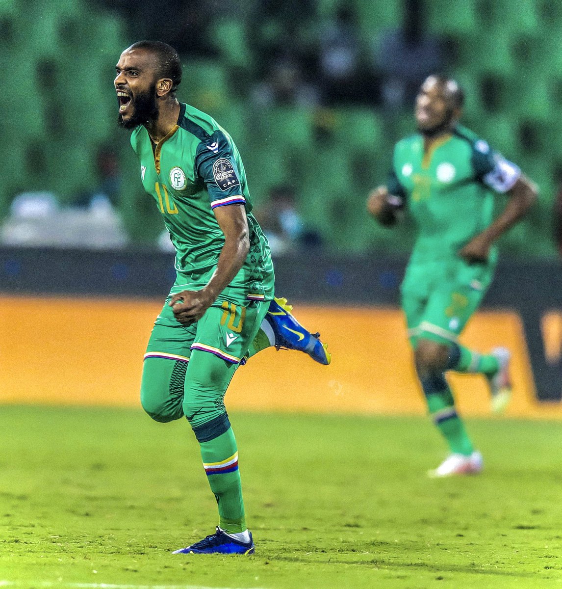 ActuFoot_'s tweet image. 🚨 Youssouf M’Changama 🇰🇲 avant le match face au Maroc 🇲🇦 : 

« 𝗢𝗡 𝗣𝗟𝗔𝗖𝗘 𝗡𝗢𝗧𝗥𝗘 𝗖𝗢𝗡𝗙𝗜𝗔𝗡𝗖𝗘 𝗘𝗡 𝗔𝗟𝗟𝗔𝗛 ! 🤲

Il y a des grands et des petits et le Maroc a été 𝗰𝗵𝗼𝗶𝘀𝗶 𝗽𝗮𝗿 𝗔𝗹𝗹𝗮𝗵 𝗧𝗼𝘂𝘁 𝗣𝘂𝗶𝘀𝘀𝗮𝗻𝘁 𝗣𝗢𝗨𝗥 𝗟𝗘𝗦 𝗕𝗔𝗧𝗧𝗥𝗘 ! 𝗜𝗟…