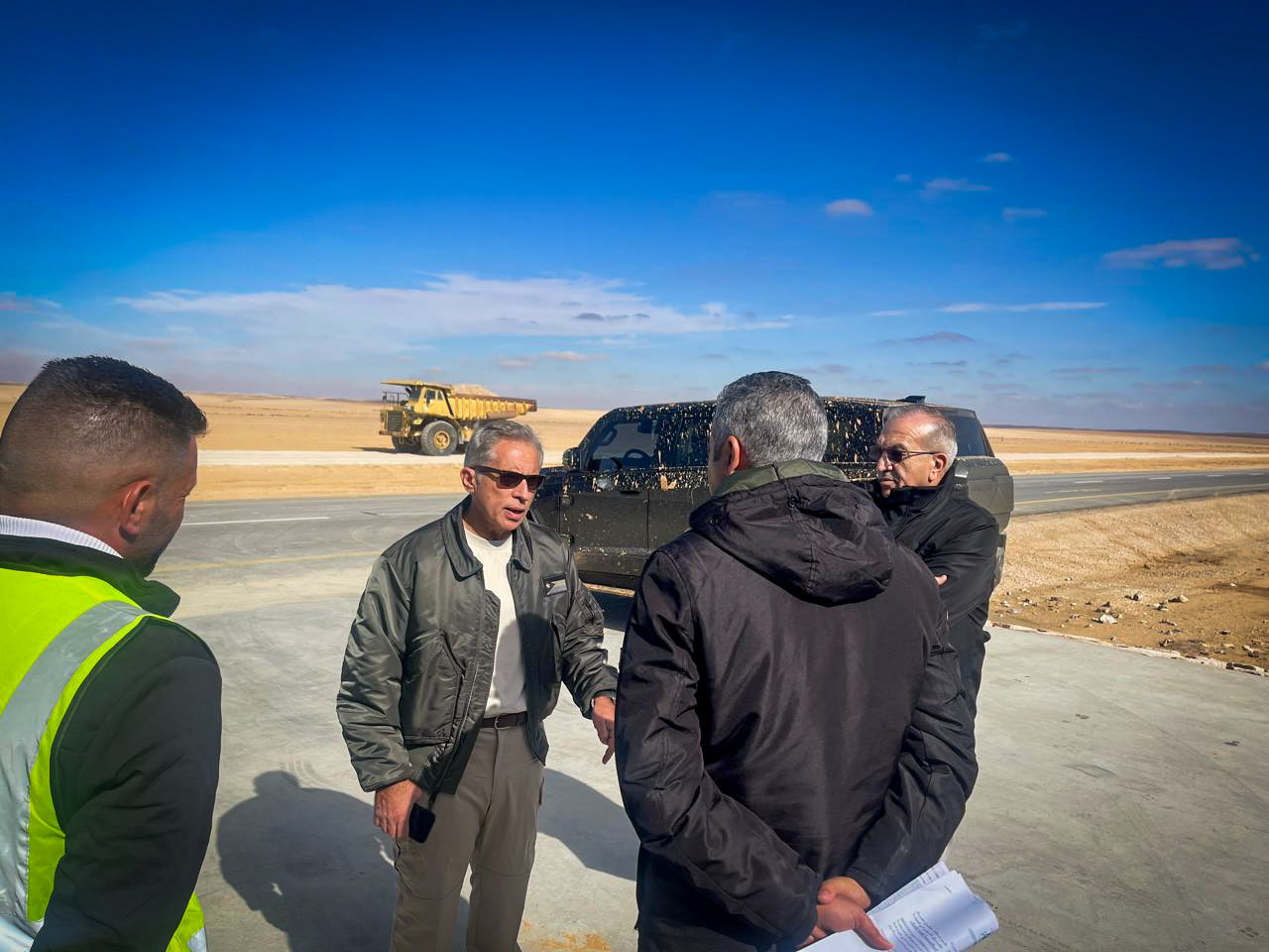 رئيس الوزراء يتفقد أعمال البنية التحتية لمشروع مدينة عمرة #بترا 