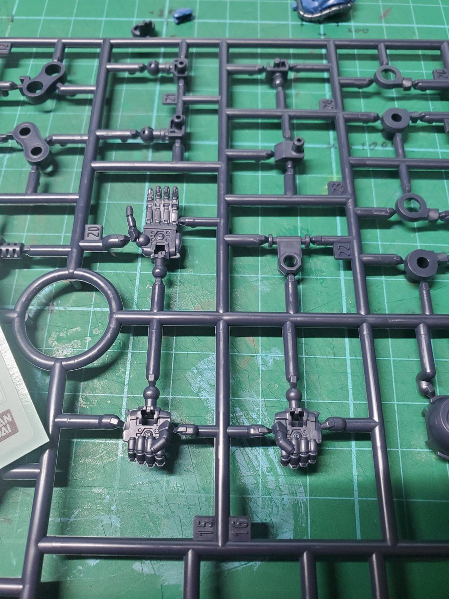 軍警ザク めっちゃすげぇ HGでこのクオリティのハンドパーツなん