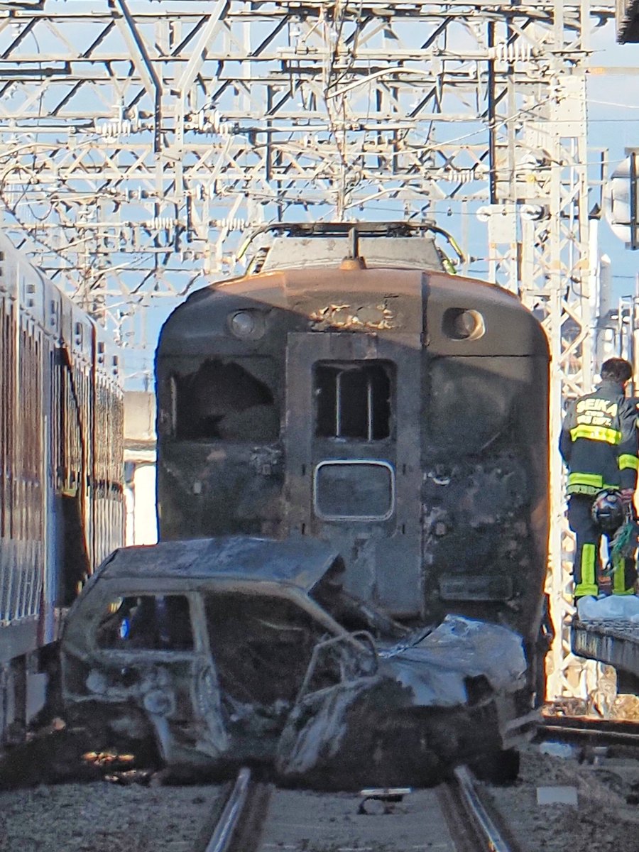 8A系のドアひしゃげてるやん。