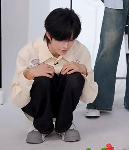 God, please be kinder to him
The constant hate gets for just breathing is so sad to watch as a fan, but the path is still long and I am here with him to walk on it without any regrets

Ah xing will get better and better
And I, as his fan will accompany him throughout this journey