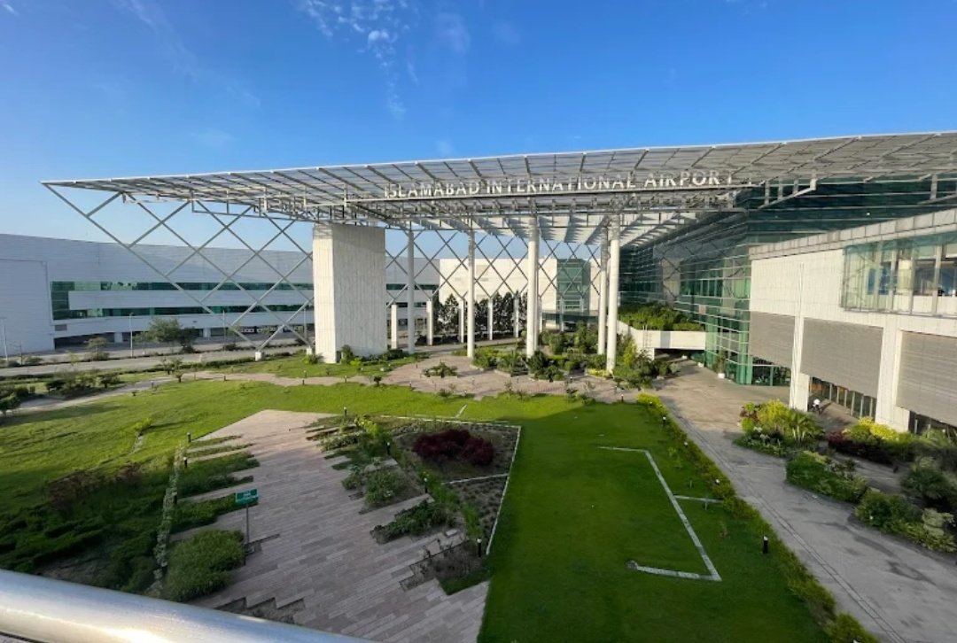 #BREAKING.
#IslamabadIntAirport ranked as #3starinternationalAirport by <a href="/skytrax_uk/">SKYTRAX</a>.At the moment there are 246 three start airports of the world. Credit goes to the #Airportmanager who with limited resources made this #Airport as yop airport if the country .Say aviation experts