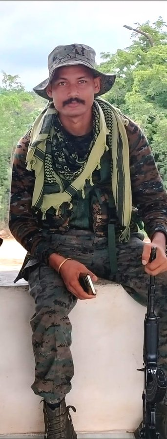 ZEEUPUK's tweet photo. #BraveSoldiers 

अपना एक अंग खोया…हौसला नहीं!
अलक दास और नारायण दास को सलाम 
दोनों ने अपने शरीर का एक अंग खो दिया 
अतुलनीय साहस और प्रतिबद्धता के प्रतीक हैं दोनों 
चुनौतीपूर्ण ऑपरेशन के दौरान अलक घायल हो गए
घायल अलक को निकालते वक्त नारायण भी हुए घायल

#AlakDas #NarayanDas #RealHeroes #ZeeUPUK @gpsinghips