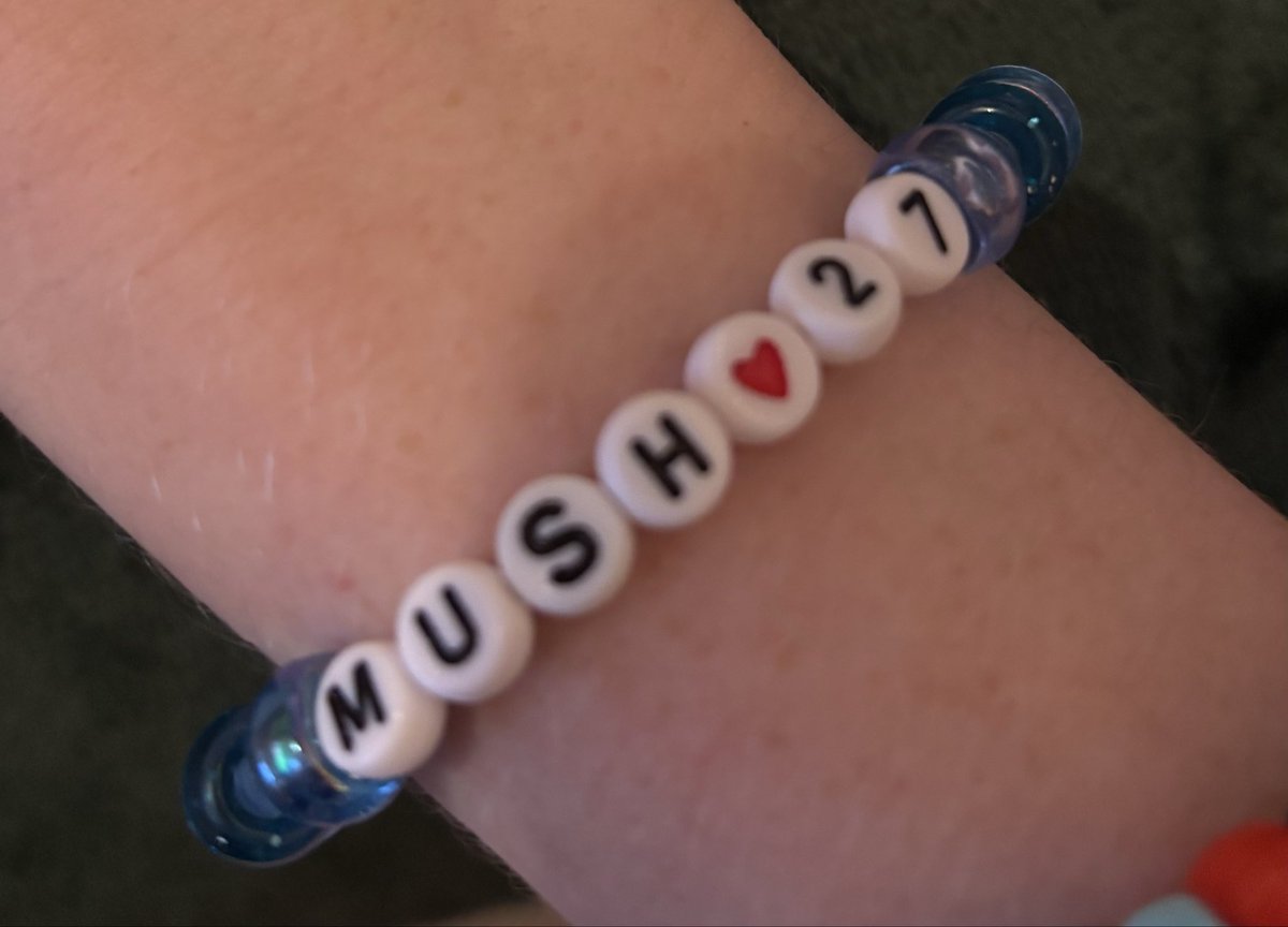 melcomstock's tweet image. Syd just made me a Mason Marchment bracelet for the kraken game I’m going to on Tuesday…. FOR NOTHING!!!!!!