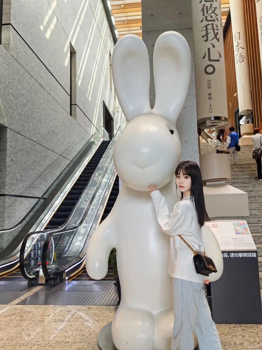 山东的女生真是耐看又有劲儿，一米七的大长腿，要求：素质、聊得来、28至38之间。