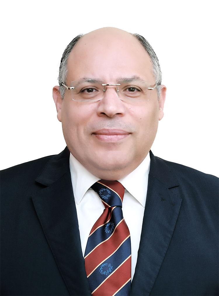 السفير المصري: الكويت بقيادة سمو الأمير تواصل مسيرتها الحكيمة نحو ترسيخ دعائم الاستقرار وتعزيز مسارات التنمية الشاملة - أعرب عن أصدق التهاني وخالص الأمنيات الطيبة إلى مقام صاحب السمو وحكومة وشعب الكويت بمناسبة الذكرى الثانية لتولّي سموه مقاليد الحكم - أشاد بعمق العلاقات الأخوية التاريخية التي تجمع بين البلدين الشقيقين وما تشهده من تعاون وثيق وتنسيق مستمر في مختلف المجالات - أكد حرص مصر على مواصلة تعزيز كل أطر التعاون والعمل المشترك مع الكويت الشقيقة بما يحقق المصالح المتبادلة للبلدين ويدعم مسيرة العمل العربي المشترك 