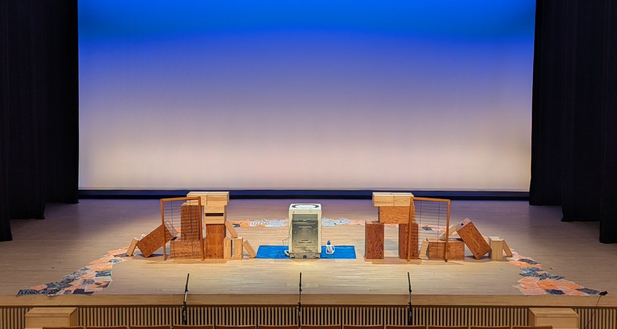 富岡演劇祭 上演プログラム
『午前4時、屋上にて。』
無事に終演しました。

富岡まで観に来てくださった皆様、応援してくださった皆様、誠に有難うございました。

初めて戯曲を書いて演出したら、自分に出来ることと支えてくれる仲間が沢山増えました。これを最後にはしません。有難うございました💫