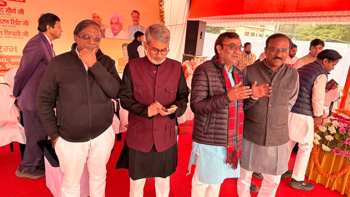 manishrawatmla's tweet image. 20-12-2025
लखनऊ में भाजपा के वरिष्ठ नेता डॉ0 नीरज सिंह जी द्वारा आयोजित अटल स्वास्थ्य मेला कार्यक्रम में।
@NeerajSinghSays