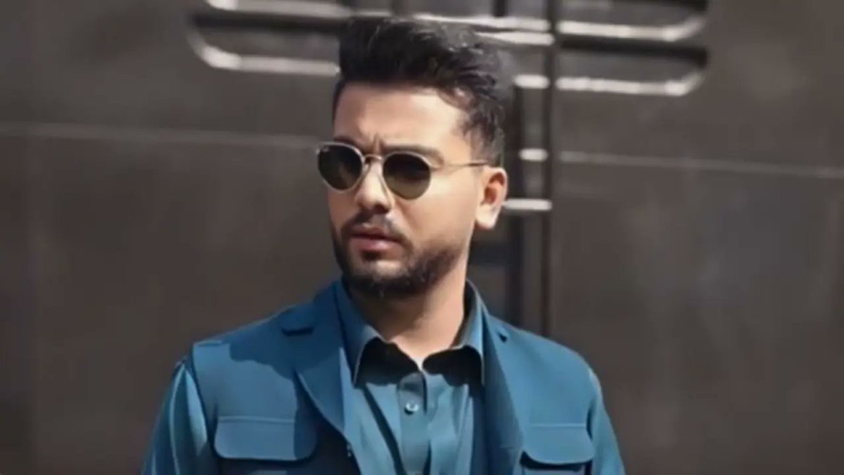 RealityTak's tweet photo. Elvish Yadav to decide whether he wants to continue doing Laughterchef or leave the show to join the upcoming season of Khatron Ke Khiladi.

#ElvishYadav #colorstv #khatronkekhiladi #LaughterChefs3 #elvisharmy https://t.co/8147Hqlkpf