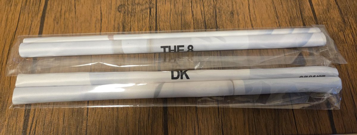 Tasty0717wonwoo's tweet photo. SEVENTEEN セブチ NEW BUNKASAI わなげ RING TOSS リングトス タペストリー 交換

【 譲 】THE8 DK
【 求 】エスクプス

郵送📮での交換希望です！
条件合う方おりましたら、リプお願いしますm(_ _)m https://t.co/d7jOZZWkK6