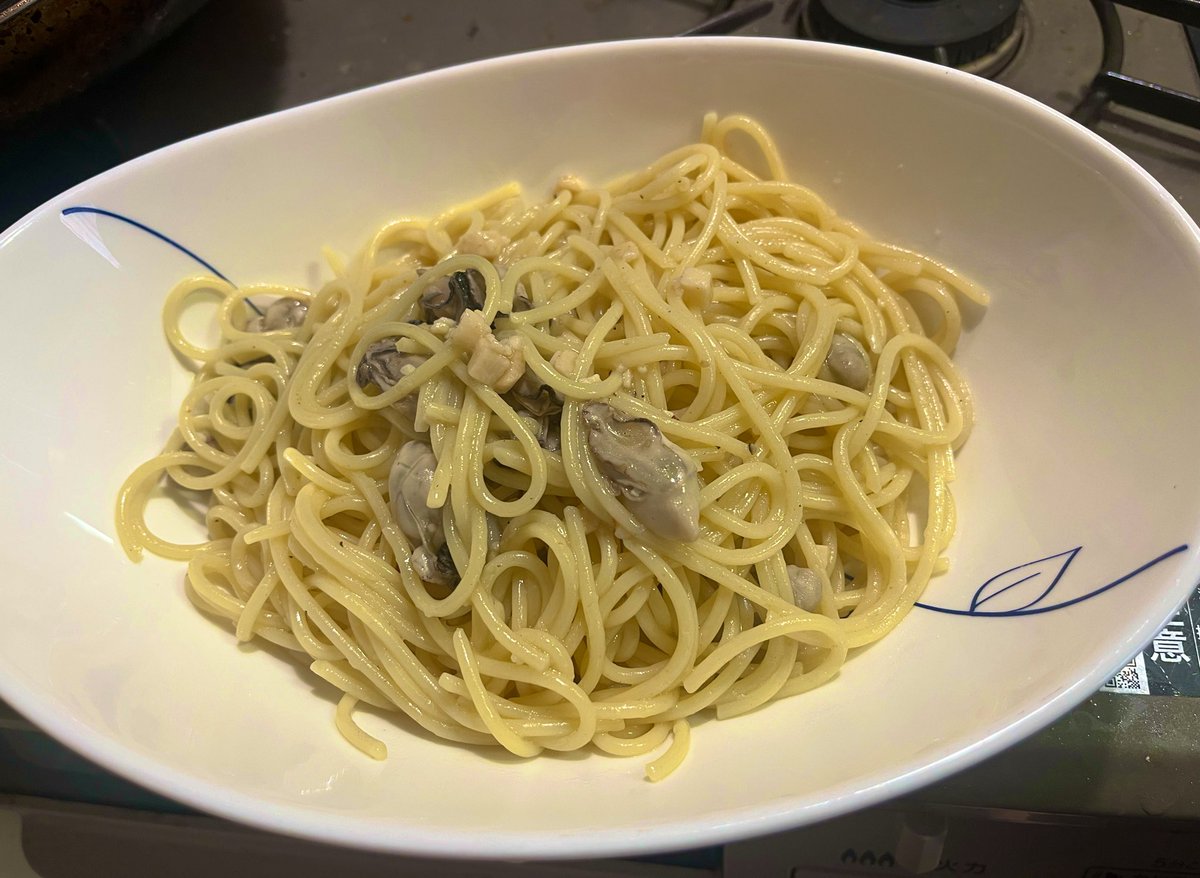 badspeeeed's tweet image. 牡蠣のボンゴレビアンコ🦪

生牡蠣が売っていたので、ボンゴレビアンコをつくりました🦪
ボンゴレビアンコは味の調整が難しい😓
美味しかった😃
#おうちごはん