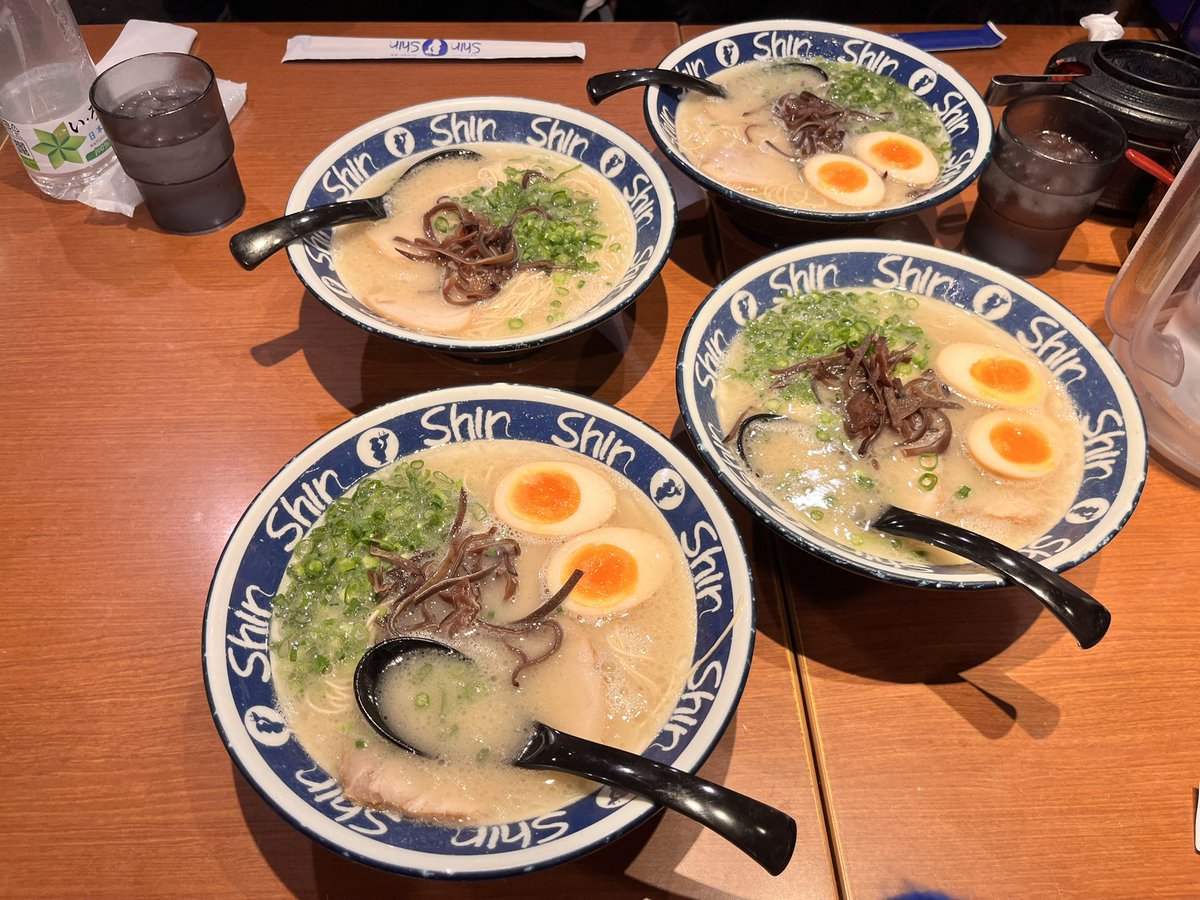 あも tweet media