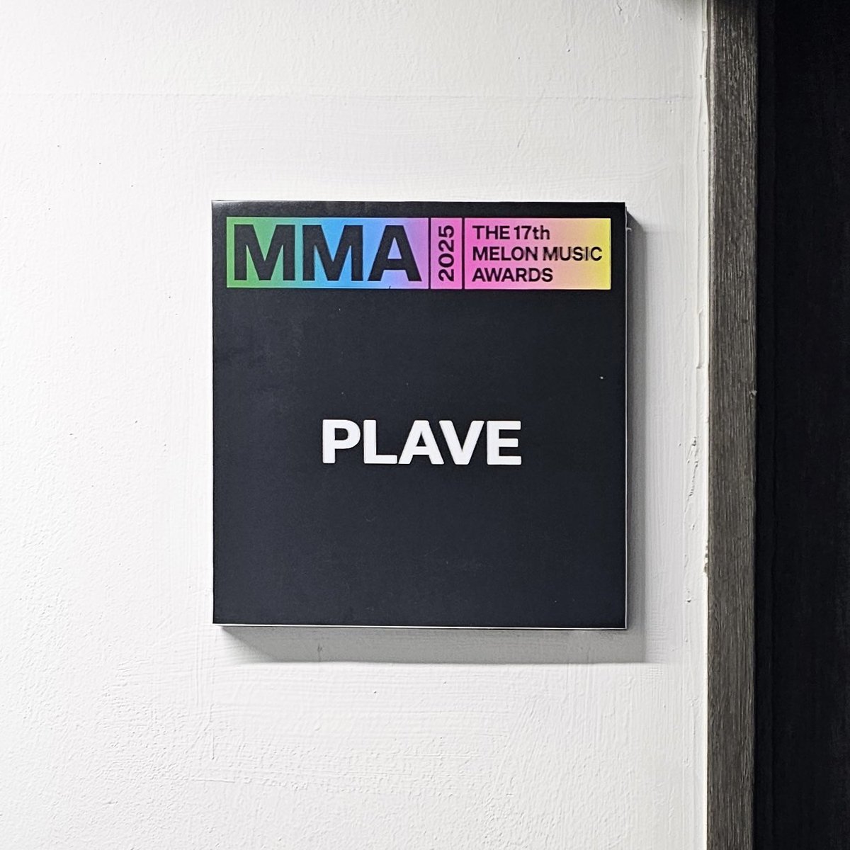 [🔔]
 
잠시 후 오후 5시, 
Melon 멜론 <MMA2025>에
PLAVE(플레이브)가 출연합니다 💙💜🩷❤️🖤
 
(KR)
Melon 🔗 kko.kakao.com/lqZ0KZoi59
 
(JP)
U-NEXT 🔗 video.unext.jp/livedetail/LIV…
 
(DE)
MagentaTV 🔗 magenta.tv
 
(GL)
Melon YouTube 🔗 youtube.com/watch?v=aSJR17…
1theK YouTube 🔗