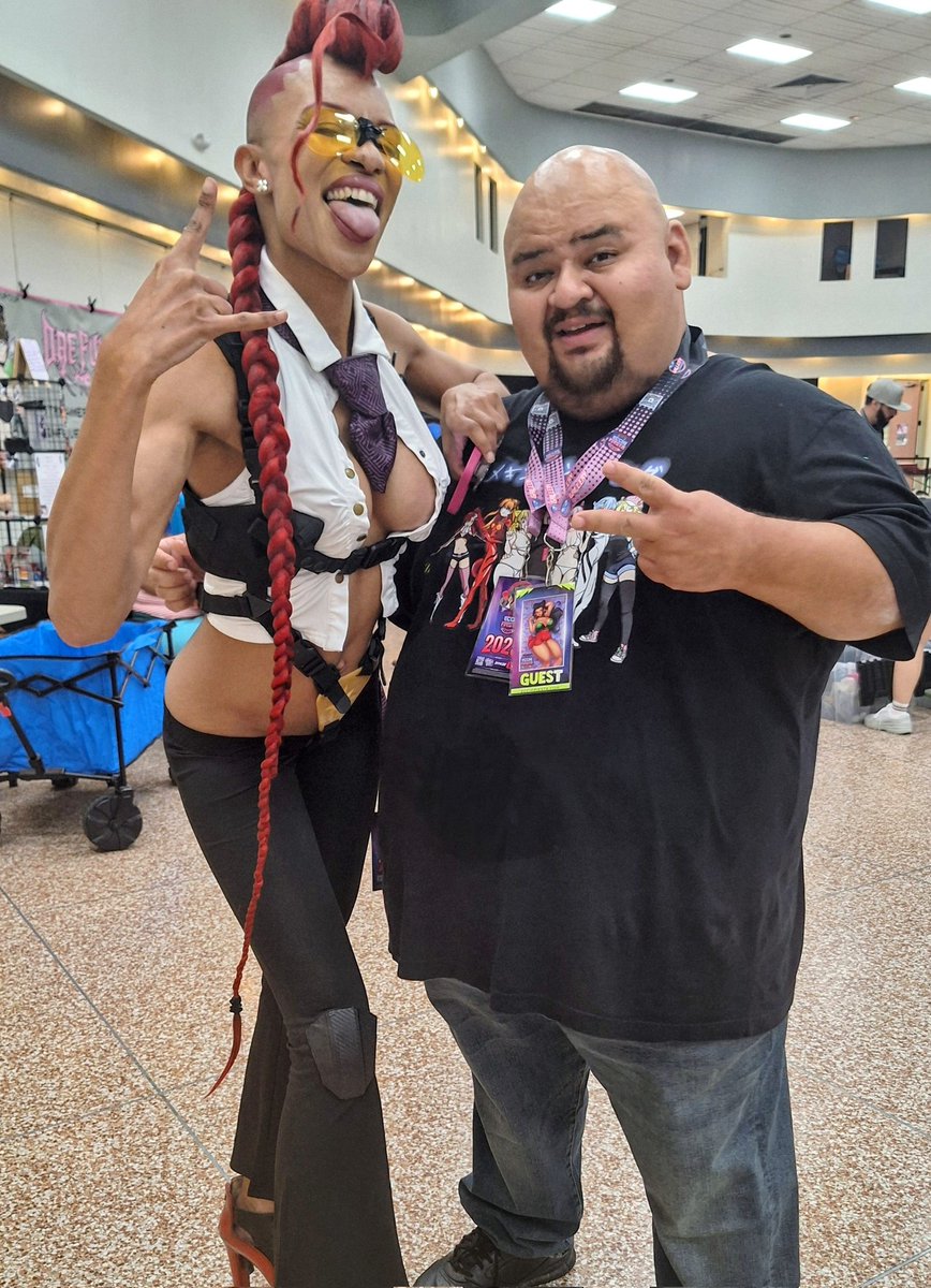 mexicanbuddha87's tweet image. Want to show love to @GodKhi_ ,who was announced to be a guest for @CreatorsAfter  today! Wanted to show off this pic of us when she was a appearance guest during @ecchifiesta several months ago to show  #ecchifiesta #ecchifiesta2025 #crimsonviper #クリムゾンヴァイパー #cviper