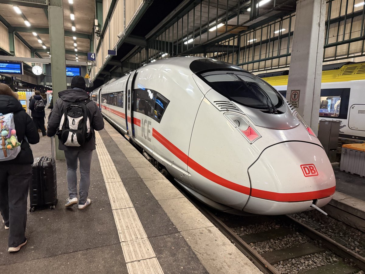 serrenfox's tweet photo. this beautiful train sounds like a chorus of children’s screams when it stops https://t.co/Yy1KO6Tk2W