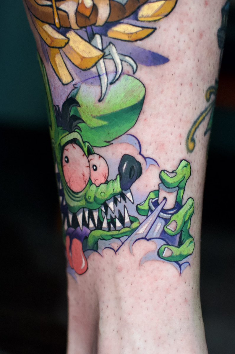 takuroflashart's tweet photo. 今日はラットフィンク！ありがとうございましたー！！

#tattoo #newschooltattoo #fkirons #kwadron #solidink #worldfamousink #takuromori #タトゥー #刺青 #徳島タトゥー #徳島 #阿南 #四国タトゥー #dawnink https://t.co/TRbEGHO5fp