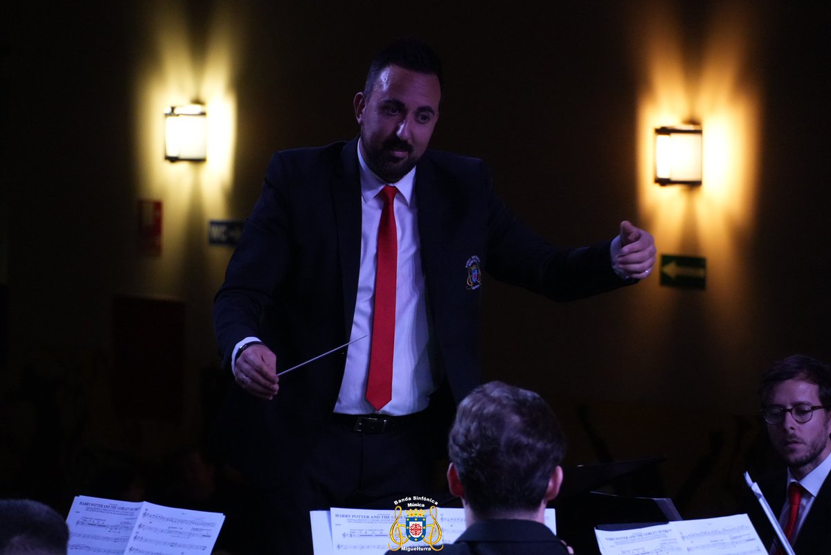 💚❤️ ¡𝗠𝘂𝗰𝗵𝗮𝘀 𝗴𝗿𝗮𝗰𝗶𝗮𝘀 a todas aquellas personas que en el día de ayer nos acompañaron en nuestro 𝗖𝗼𝗻𝗰𝗶𝗲𝗿𝘁𝗼 𝗱𝗲 𝗡𝗮𝘃𝗶𝗱𝗮𝗱 𝟮𝟬𝟮𝟱!