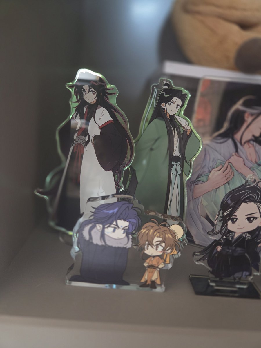 트친굿즈를 과시하다