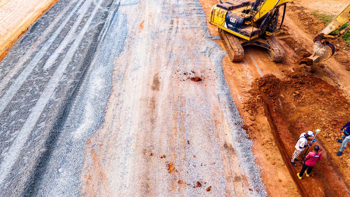 bolaokunoye's tweet photo. President Bola Ahmed Tinubu’s administration is delivering results—literally paving the way! Ongoing road projects across Ondo State, led by Federal Minister of Works, Engr. David Umahi, are transforming communities and driving sustainable growth.#UmahiIsWorking #DavidUmahi https://t.co/Llp65GCK9m