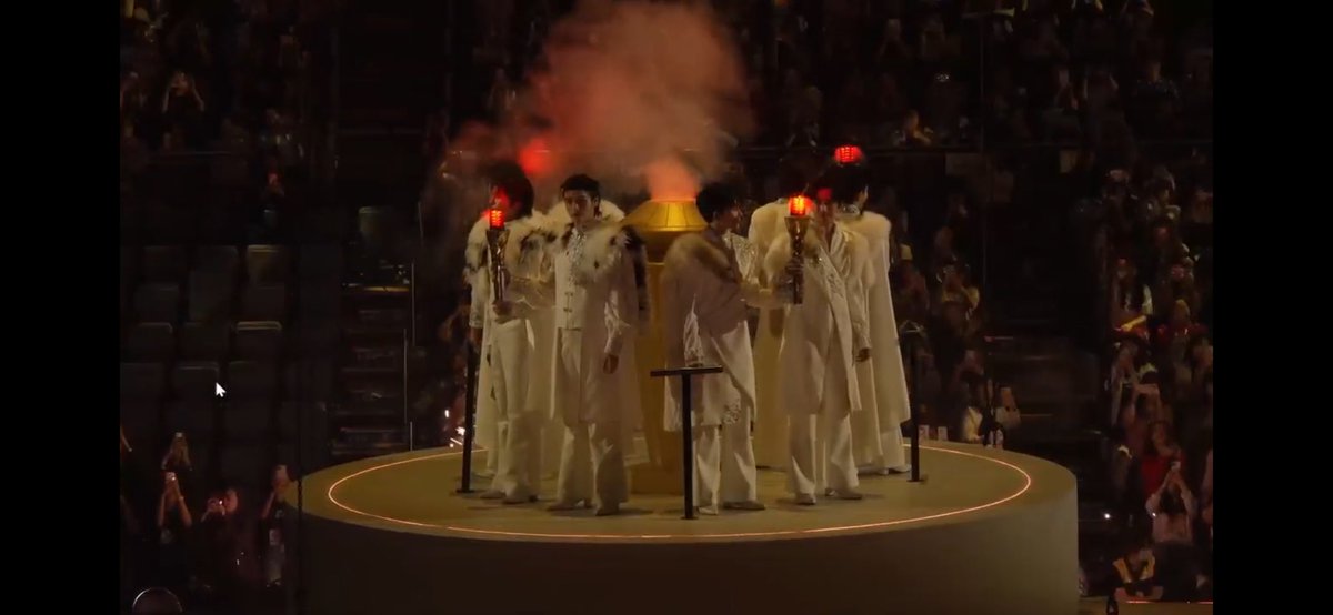 luithcrewthe's tweet photo. PerthSanta, SkyNani, GeminiFourth and JimmySea lights as torch bearers signifying the opening of the games! Eme

Let the Starlympics begin!!!

#Starlympics2025 https://t.co/wKqmAmqwGW