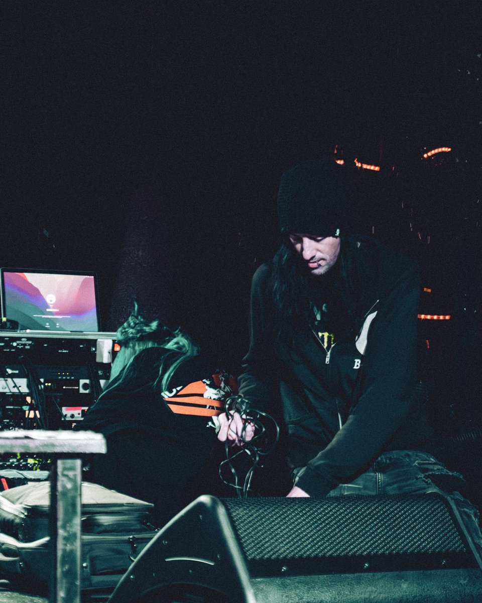 𝕾𝖙𝖎𝖙𝖈𝖍𝖊𝖉 𝖚𝖕 𝖍𝖊𝖆𝖗𝖙 tweet media