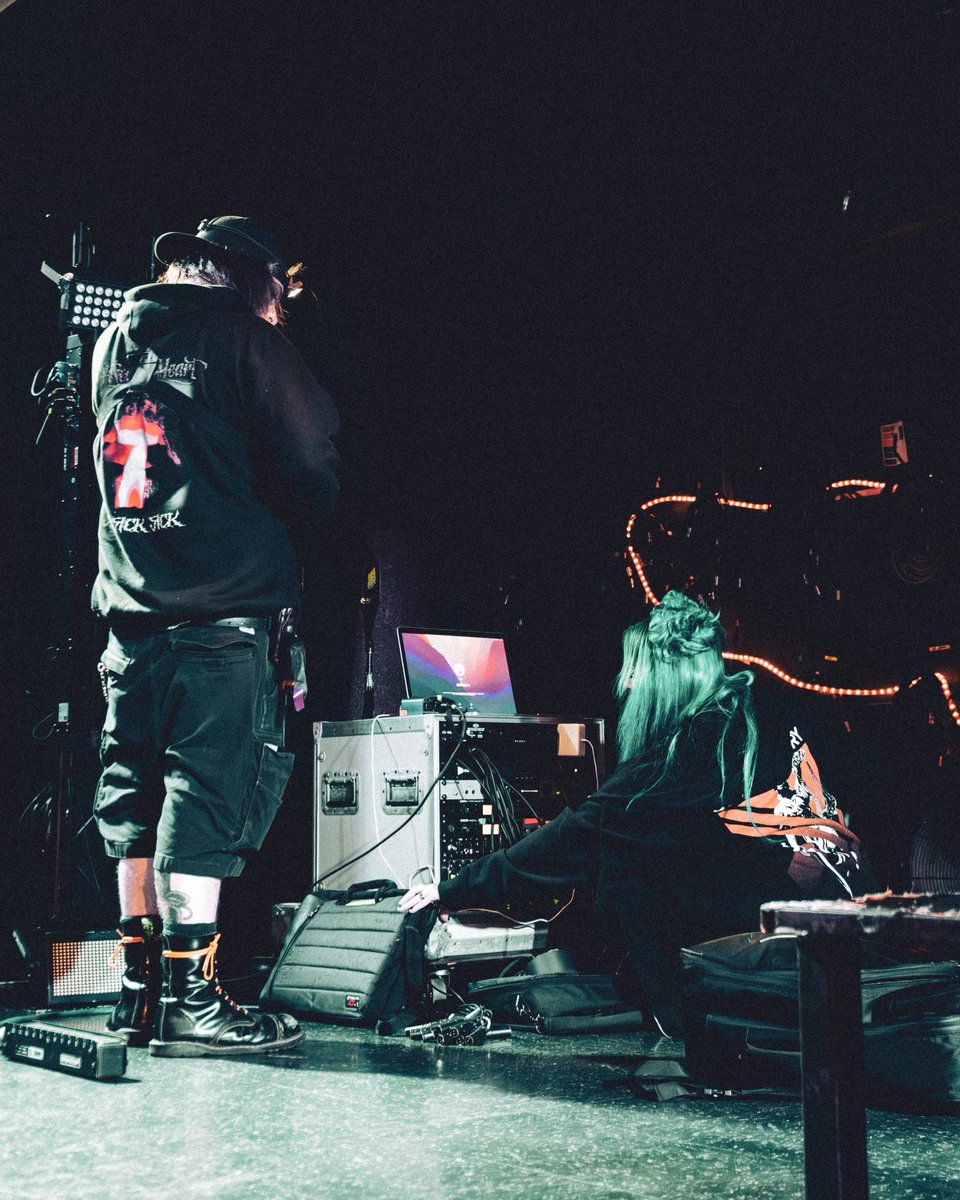 𝕾𝖙𝖎𝖙𝖈𝖍𝖊𝖉 𝖚𝖕 𝖍𝖊𝖆𝖗𝖙 tweet media