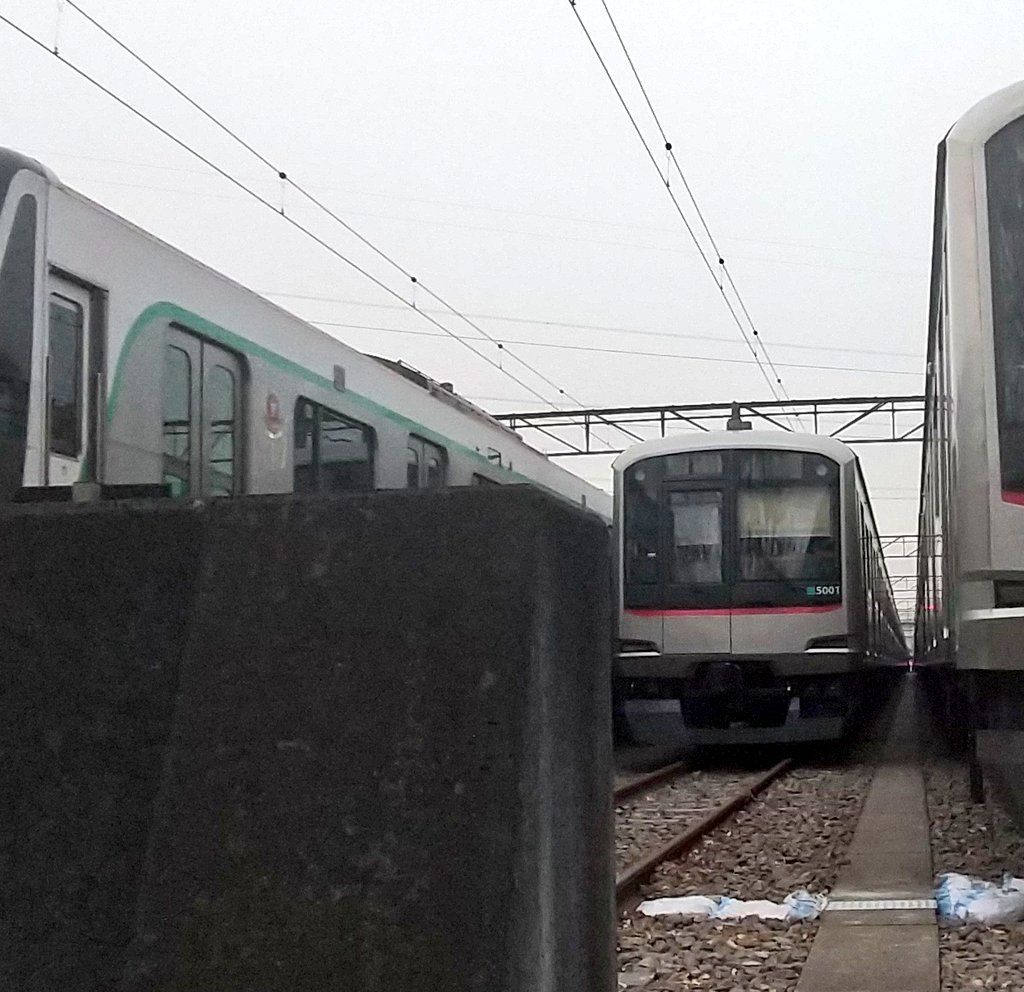 ご確認⸜(*ˊᗜˋ*)⸝ 2025.12.20 長津田検車区 午後 確認は奥のみ 2135F が再度移動してまし