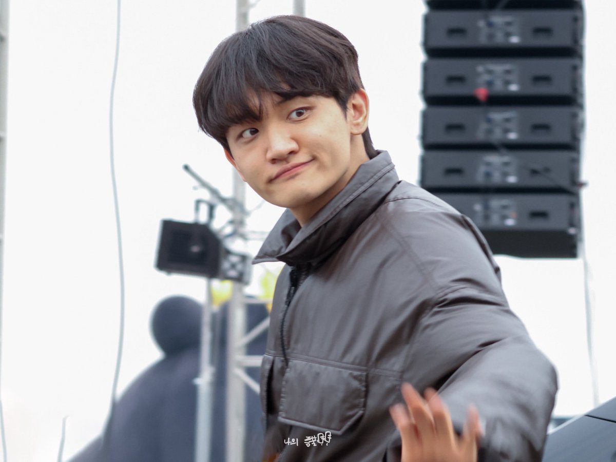 251220 신대천 열림식 #조원상

너구리도 출근 완료!