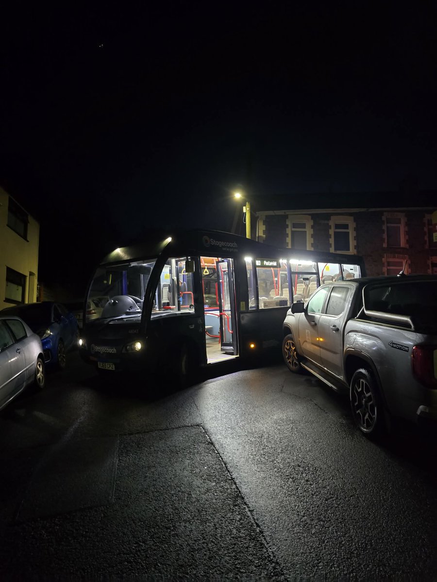 StagecoachWales's tweet photo. #Porth: Due to a vehicle illegally parked on double yellow lines on the junction of Mary Street our 103 service is currently unable to serve Oaklands. Buses are terminating on the main road https://t.co/QydCIh34Be