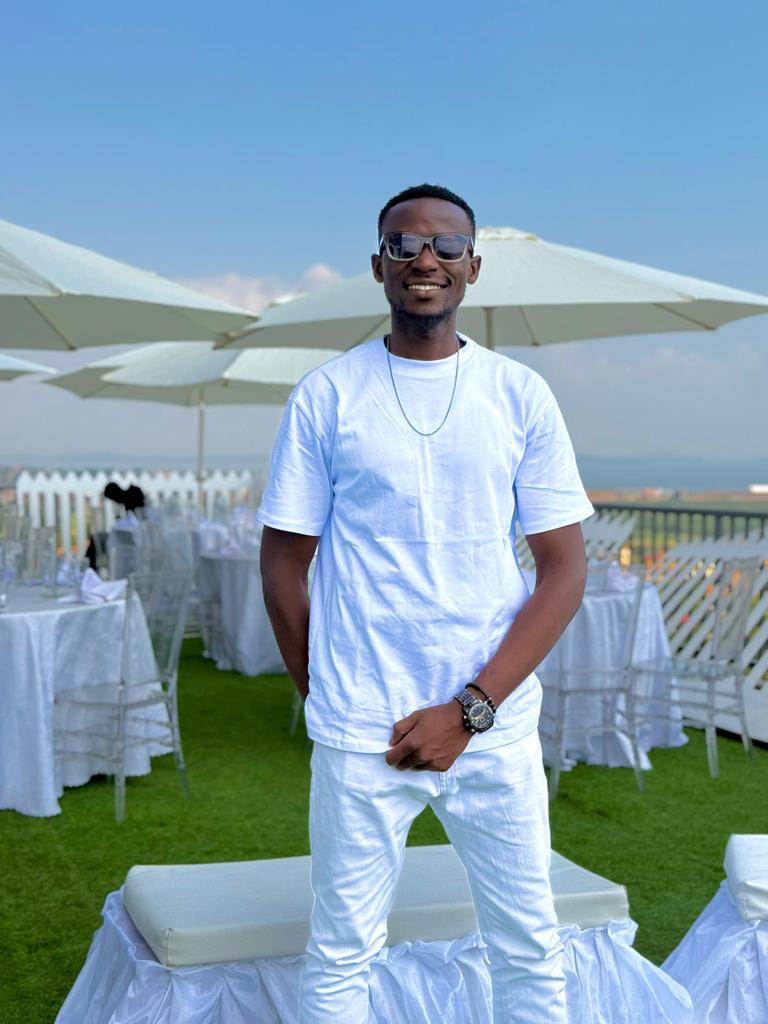 Andrey256_'s tweet image. The Kabuchi's Baptism ✝️ ✨🦋

19.12.25 " Shine so that through you, others can see Him". Amen 

Thank you for the trusting me 🤝🏾🥳

#djservices #pasystems #ledscreens #Entertainer nze 😂😂