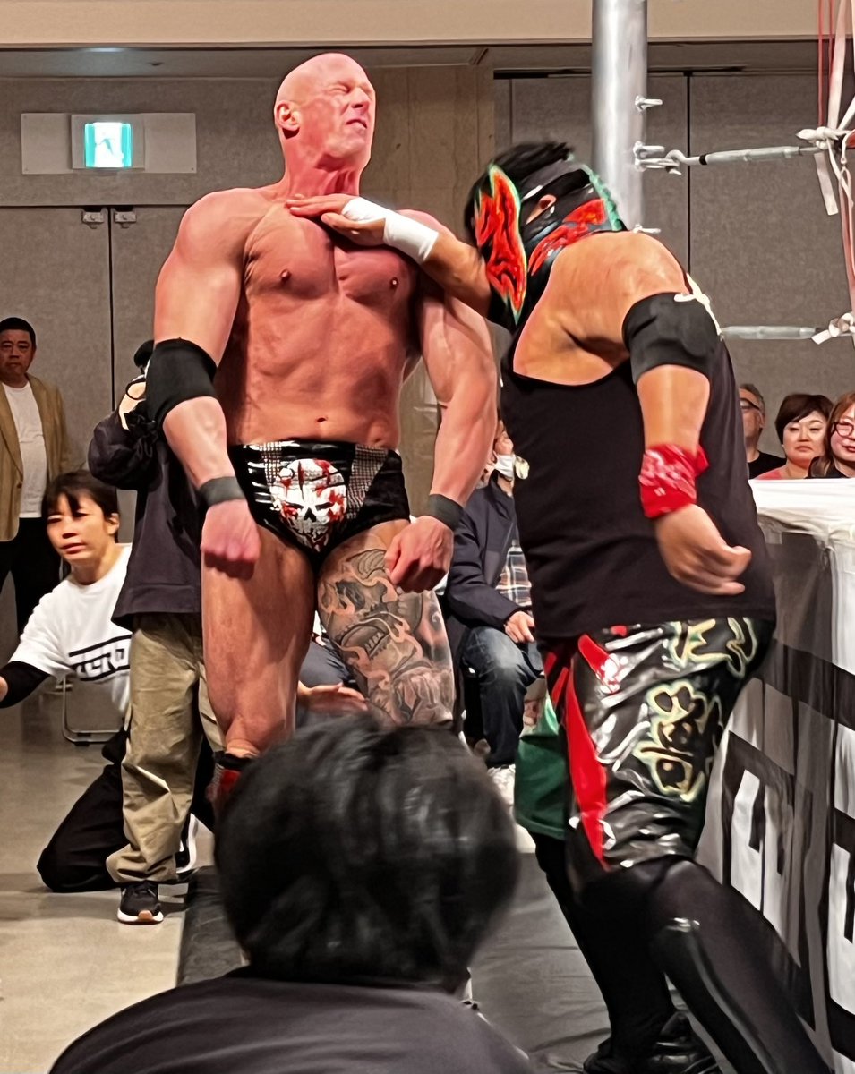 nammy4600's tweet photo. ヤッパシZERO1熱いなぁ🔥
第3試合でこのカードって‼️
贅沢すぎる。クリスとジャック‼️
#pwzero1 https://t.co/DLOayUBE92