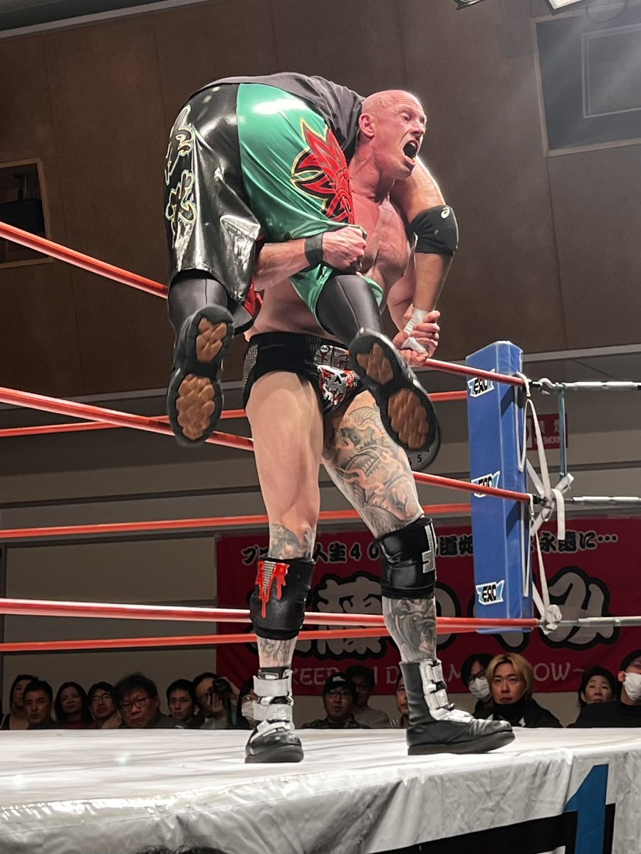 nammy4600's tweet photo. ヤッパシZERO1熱いなぁ🔥
第3試合でこのカードって‼️
贅沢すぎる。クリスとジャック‼️
#pwzero1 https://t.co/DLOayUBE92