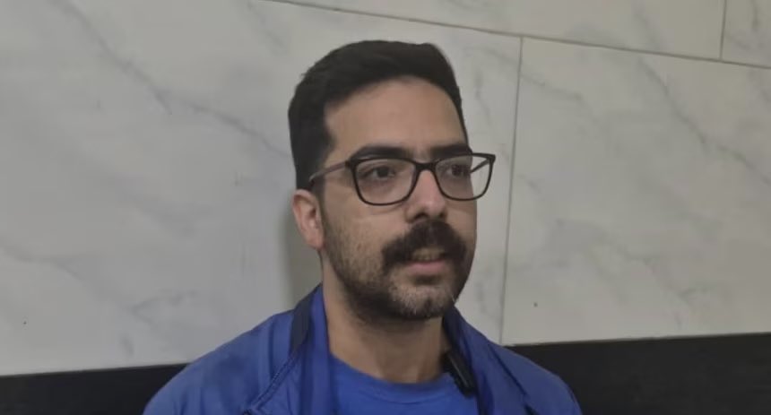 اعدام عقیل کشاورز؛ استمرار چرخه سرکوب قضایی

قوه قضائیه جمهوری اسلامی، صبح روز شنبه ۲۹ آذر ۱۴۰۴ (۲۰ دسامبر ۲۰۲۵) از اجرای حکم اعدام #عقیل_کشاورز، دانشجوی معماری، خبر داد؛ اقدامی که بار دیگر الگوی خطرناک و تکرارشونده حذف شتاب ‌زده متهمان سیاسی–امنیتی را عیان می‌کند. الگویی که در