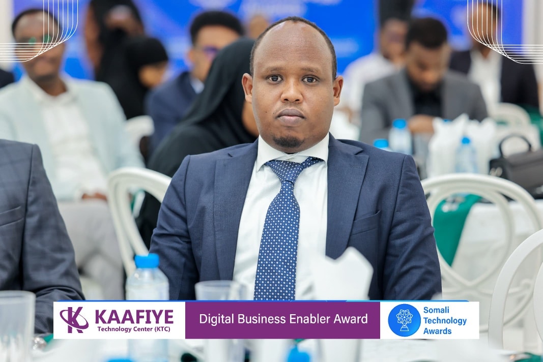 KaafiyeTech's tweet photo. Digital Business Enabler Award – Somali Technology Awards

Waxaa la guddoonsiiyay Kaafiye Technology Center (KTC) Abaalmarinta Dardargeliyaha Ganacsiga Dijitaalka ah (Digital Business Enabler Award) intii lagu gudajiray Somali Technology Awards. 
#SomaliTechnologyAwards #KTC https://t.co/5FCqqgF3ue
