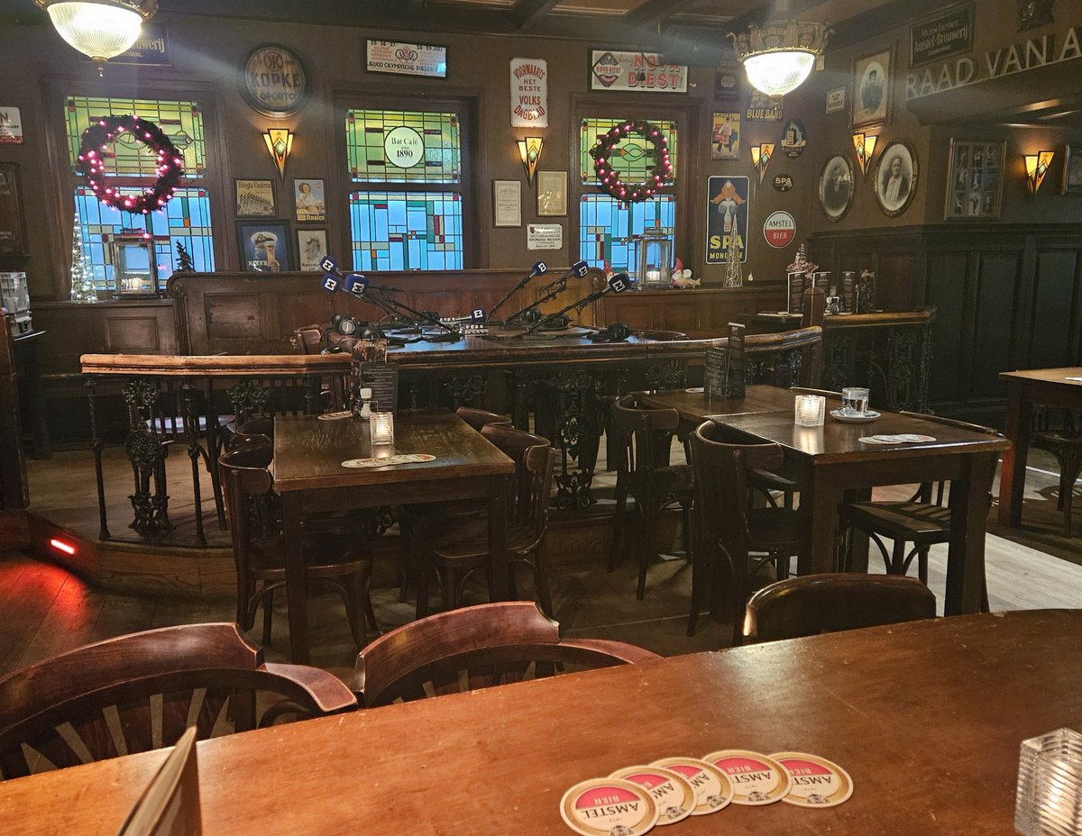 Het is nog rustig..10uur vanuit cafe 1890 barst het los <a href="/NHSport_/">NH Sport</a> met vandaag Michael van Praag Gerard van der Lem <a href="/bert_bdijkstra/">Bert dijkstra</a> <a href="/koenkgreven/">Koen Greven 🌎 ⚽️🎾⚾️🏎️</a> <a href="/dannyhoekman11/">Danny Hoekman</a> <a href="/fbarend/">Frits Jelle Barend</a> en <a href="/LeoDriessen/">Leo Driessen</a> ..koffie staat klaar dus is nu koud ..even nieuwe bestellen.