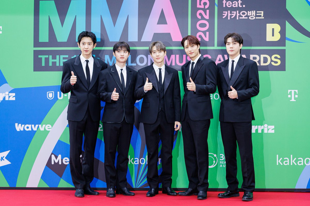 EXOGlobal's tweet image. NEWSPIC 📸 | 251220 EXO @ Melon Music Awards 2025 - Red Carpet

EXO THE MOMENT
#EXO_MMA2025 
#엑소_2025멜론뮤직어워드 
#EXO #엑소 @weareoneEXO