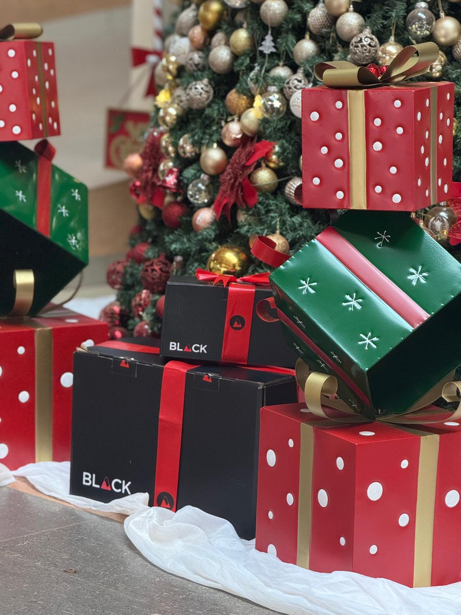 BouncingEve's tweet photo. BLACK is taking over this Christmas..
Black goodie under every Christmas tree❤️
#EveryGiftIsBLACK
#BLACKChristmas
#BLACKUnderTheTree https://t.co/lhAT2CIzzt