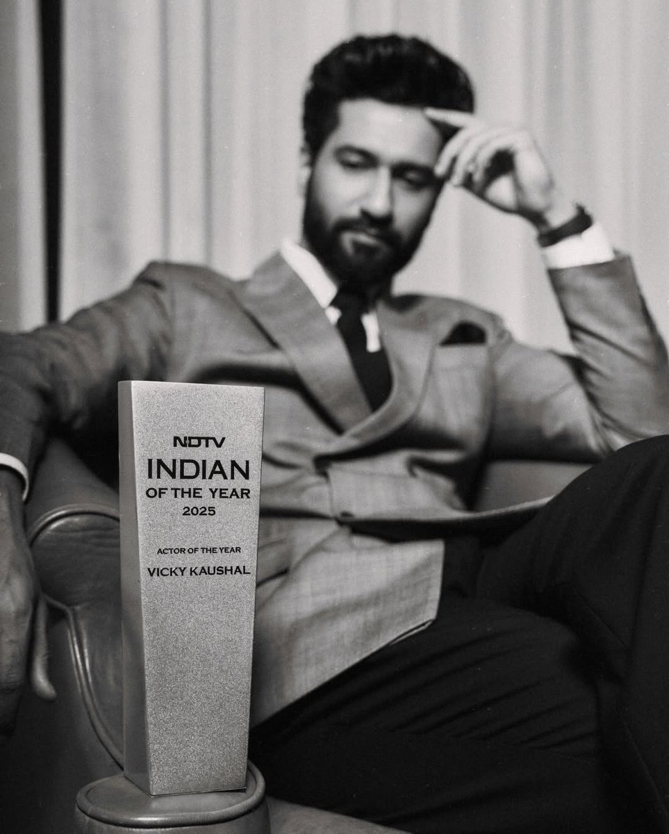 vickyknation's tweet photo. Vicky Kaushal won NDTV's Actor Of The Year Award for his stellar performance in chhaava ❤️‍🔥 #VickyKaushal https://t.co/uuIsKFxq1a