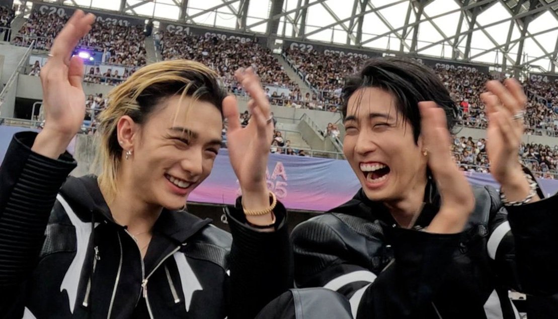 how i love to see them smile and be happy :(