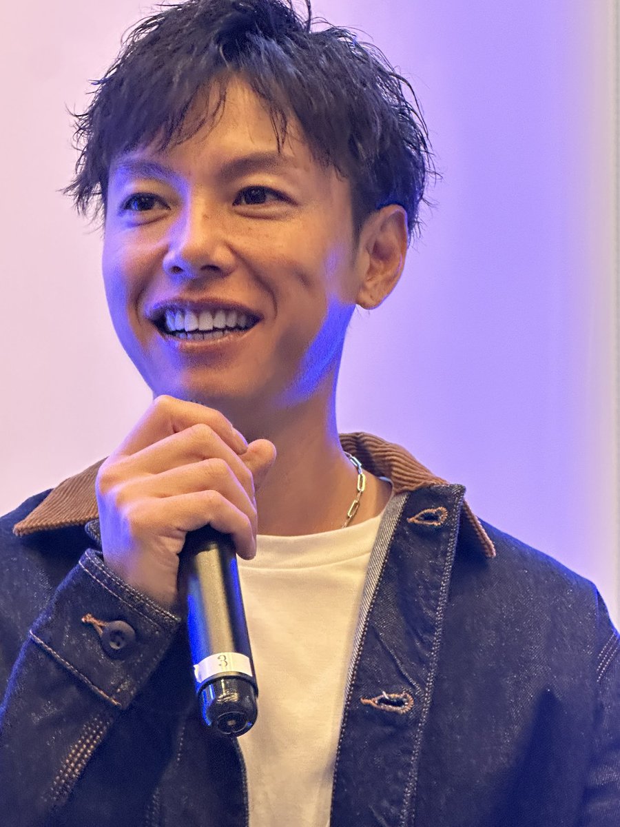 12/20 浅尾コーチランチショー
今年はカジュアルスタイル❣️
至近距離でこれを浴びつづけて放心状態です
心臓止まるかと思いました...
去年と同様浅尾さんの優しくて謙虚で気配りの天才のお人柄がたくさん見れた最高の時間でした
これからも永遠に推します❣️
今日はありがとうございました #浅尾拓也