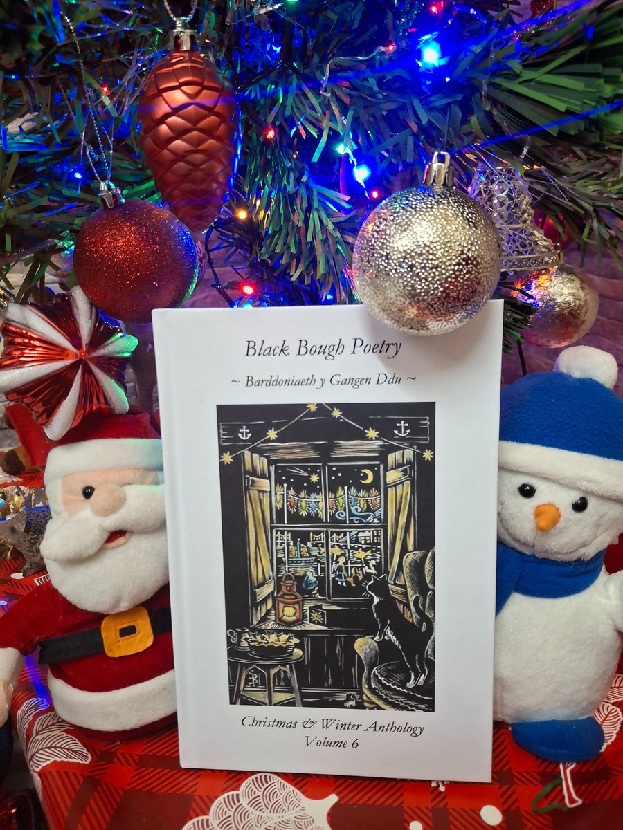 The <a href="/blackboughpoems/">Black Bough Poetry / Barddoniaeth Y Gangen Ddu</a> Christmas-Winter anthology volume 6 has arrived ✨
A true literary gem, gathering poetry from voices around the world and paired with breathtaking illustrations by artist
<a href="/EmmaBissonnet/">Emma Bissonnet</a> 🤍📖

#poetrycommunity #poetrylovers #ChristmasGiftIdeas #Christmasti
