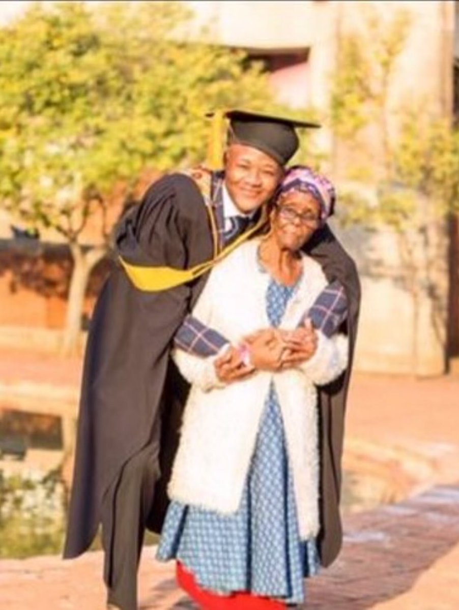 PetiteEbonyGirl's tweet image. Just saw your mother. Damn, time has really gone. She’s aging