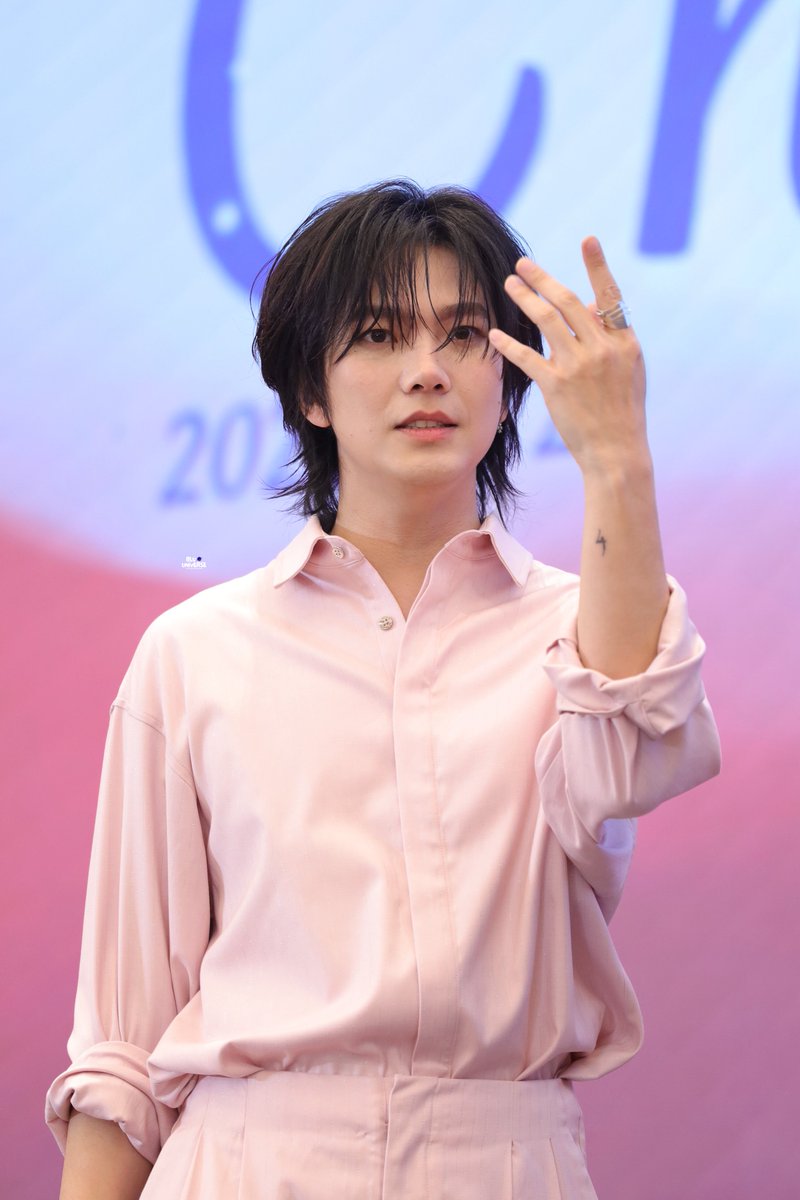 bluuniverse0406's tweet photo. เลขอะไรดีน้า

CELEBRATE WITH BUILD

#BuildXmasParty
꒰ @JakeB4rever #BuildJakapan ꒱ 
#Beyourluve 

#bluuniversepic https://t.co/9PpnmzFS8Y