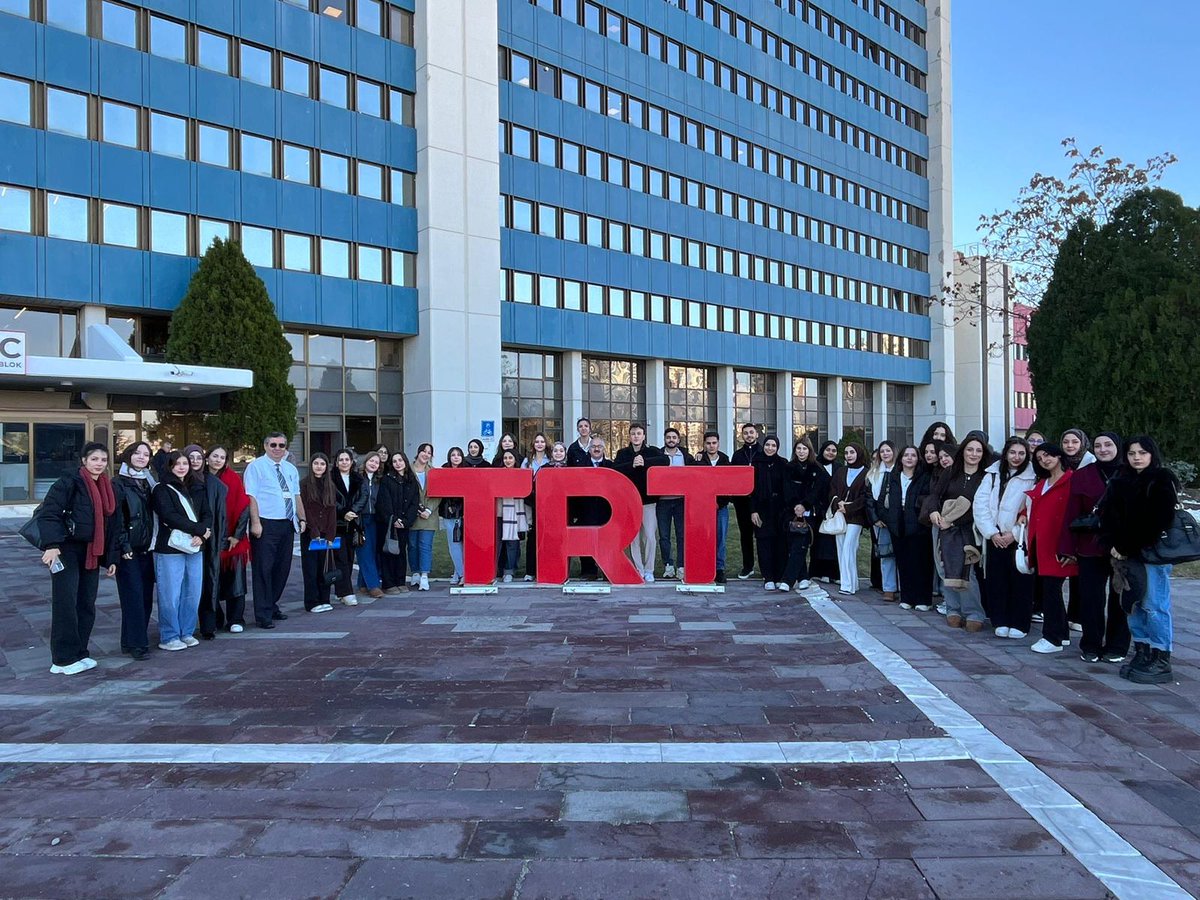Halkla İlişkiler ve Tanıtım Programı 1. sınıf öğrencilerimiz, Öğr. Gör. Tarkan Zengin rehberliğinde TRT Genel Müdürlüğü’nü ziyaret ederek yayıncılık müzesi ve stüdyolarda mesleki deneyim kazanma fırsatı buldu.
<a href="/TarkanZengin/">Tarkan Zengin</a> 
<a href="/TRTKurumsal/">TRT Kurumsal</a> 
<a href="/trthaber/">TRT HABER</a> 
<a href="/ybuankara/">Ankara Yıldırım Beyazıt Üniversitesi</a> 
<a href="/acengizkoseoglu/">Ali Cengiz Köseoğlu</a>