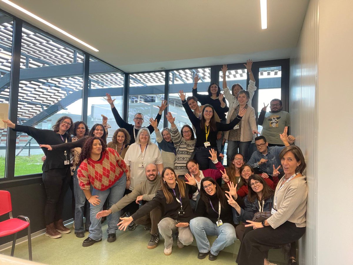 GeneticaSantPau's tweet photo. Els genetistes i recercadors de @GeneticaSantPau celebrem el fi d'any i us desitgem un Bon Nadal, Feliz Navidad, Merry Christmas @IRSantPau @HospitalSantPau @CIBER_ISCIII @UABBarcelona https://t.co/0p9gGtaHsS