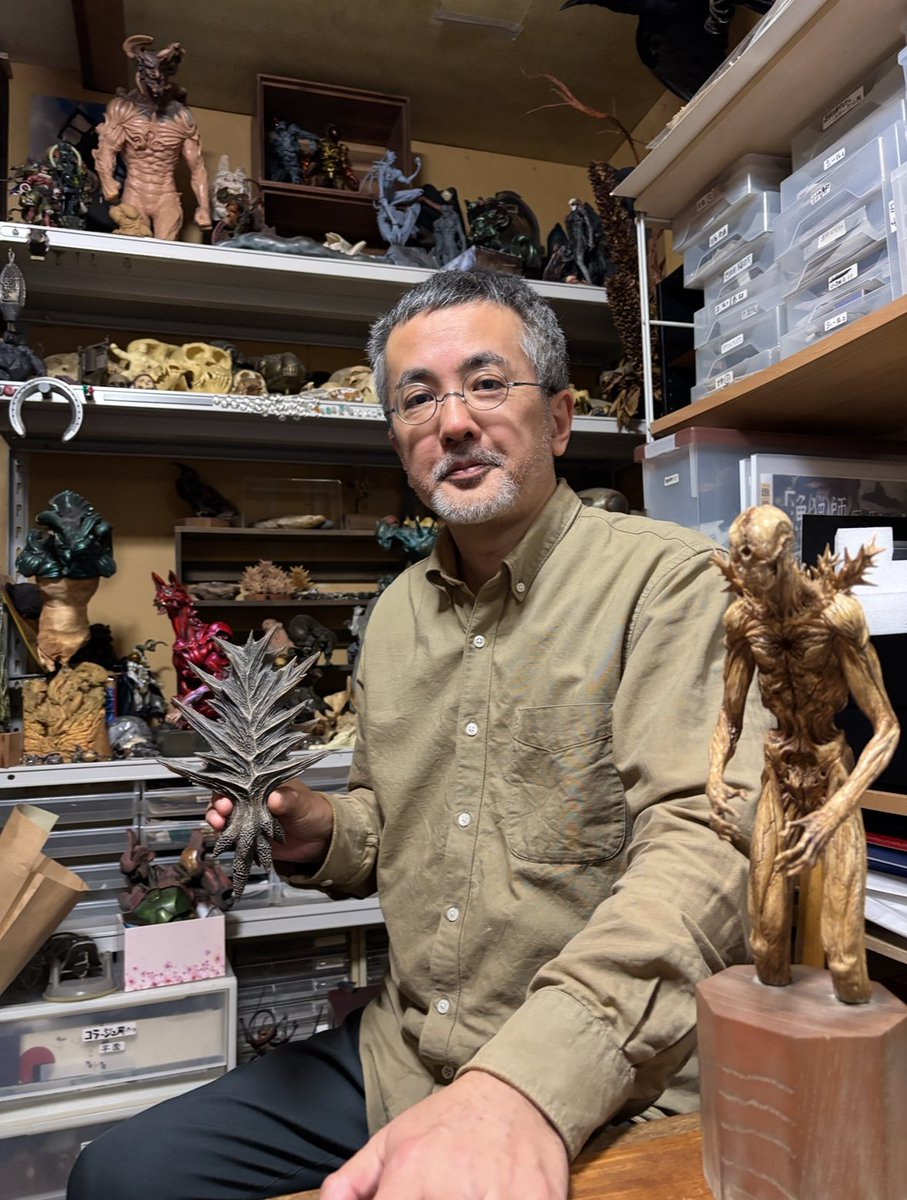 nigat_tokusatsu's tweet image. 竹谷隆之造形工房にて打ち合わせを行いました
新潟特撮上映会 ２日目会場では上映作品に関連した造形品を展示致します

1/10
前田真宏トーク＆サイン会

1/11
シン・ゴジラ：オルソ上映
前田真宏・竹谷隆之トーク＆サイン会

両日とも残席僅か⚠️
チケットサイト・イベント詳細
tniigata.thebase.in