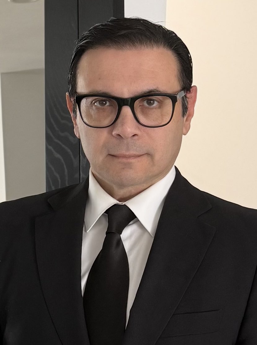 ShahramMakoui48's tweet photo. جمهوری اسلامی میخواهد منرا
ترور کند …

من امیرشهرام ماکوئی

حاضرم جانم را در راه آزادی ایران و ملت ایران بدهم  … 

پاینده ایران
تا ابد جاوید شاه https://t.co/Bk7o94fRB2