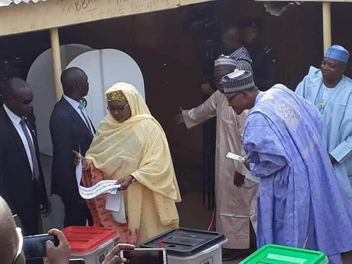 IU_Wakilii's tweet photo. When Buhari peeped Aisha’s ballot in 2019, we all thought it was his humour as usual, Baba knows what he was talking about. https://t.co/A0TmQ60N2j